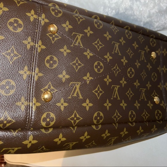 Authentic Louis Vuitton Artsy MM - Picture 2 of 12